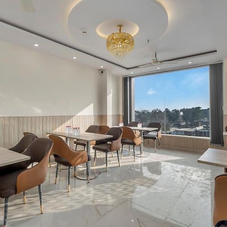 Hotel Sudarshan Ayodhya Zewnętrze zdjęcie