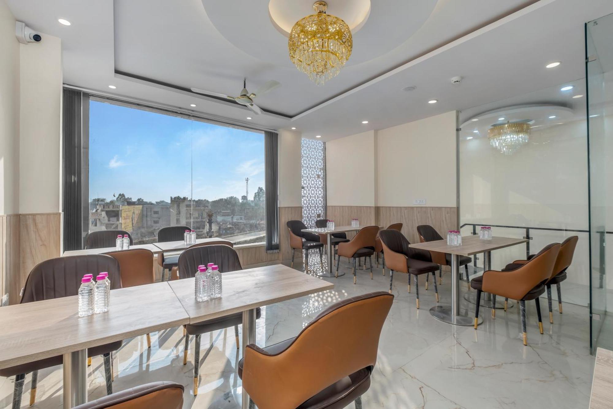 Hotel Sudarshan Ayodhya Zewnętrze zdjęcie