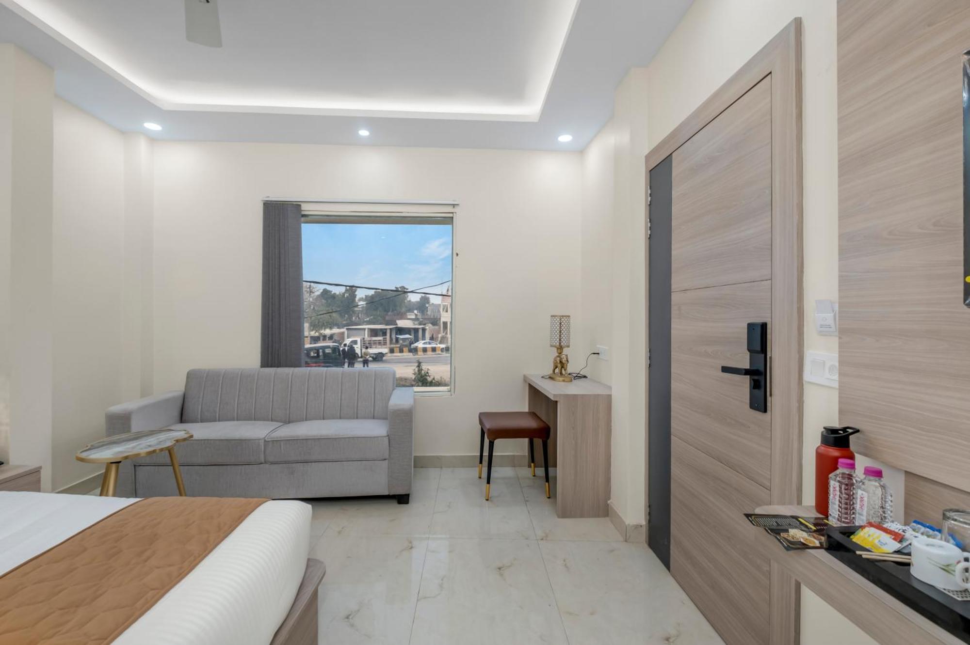 Hotel Sudarshan Ayodhya Zewnętrze zdjęcie