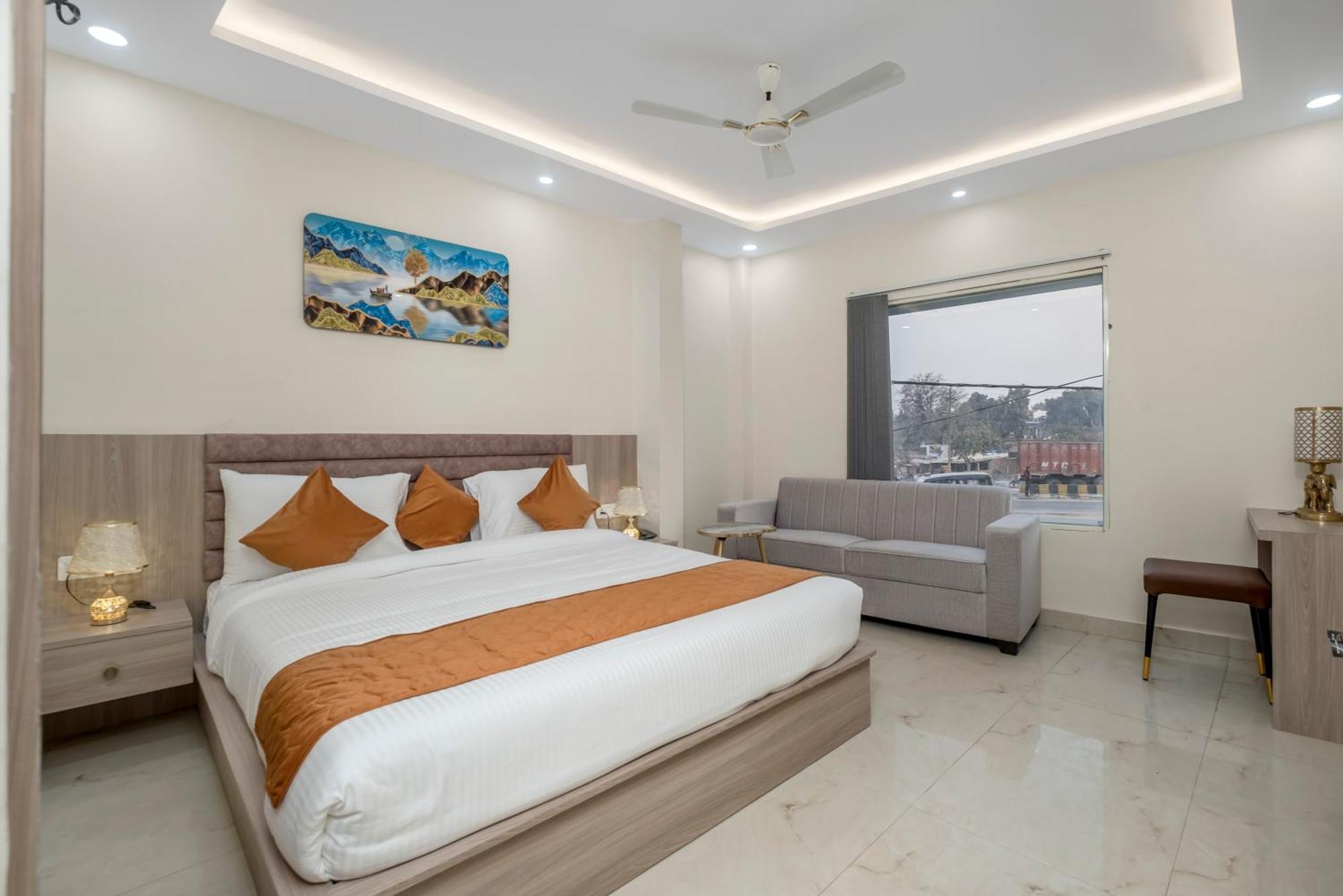 Hotel Sudarshan Ayodhya Zewnętrze zdjęcie